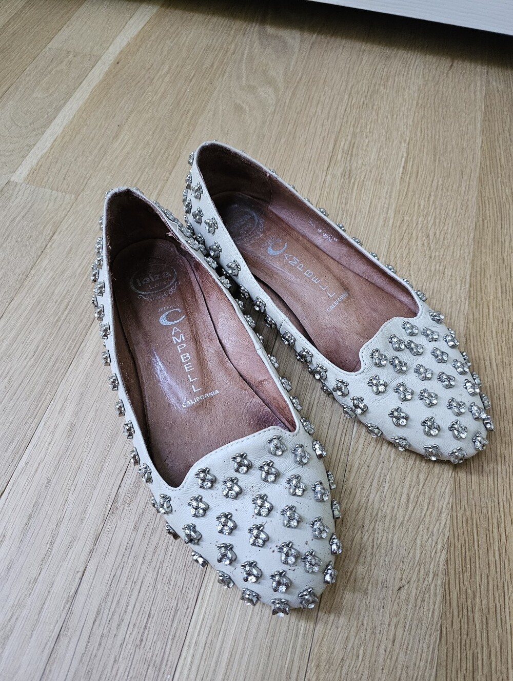 $210 Jeffrey Campbell RARE Martinbee Greige Leather Bee Studded Flats